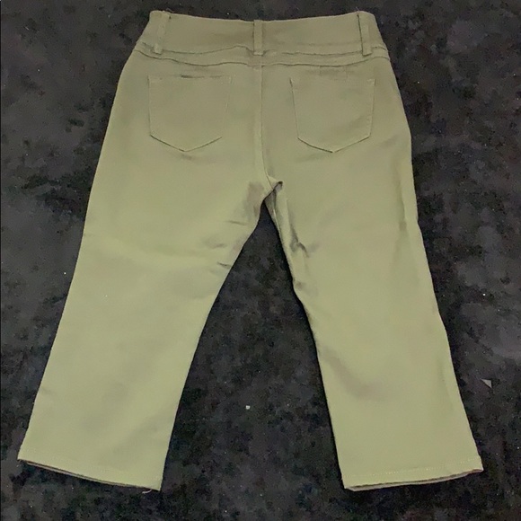 Olive green capris - Picture 3 of 4